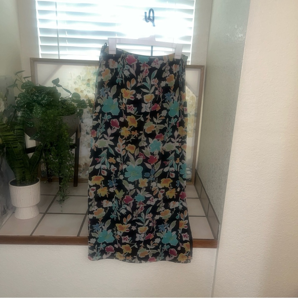 Whimsical Vtg Inspired Floral Maxi Skirt - Black with Multicolor Blooms. Size 4